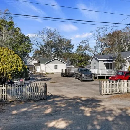 Buy this 1studio house on 4579 Durant Avenue in Ashley Junction, North Charleston