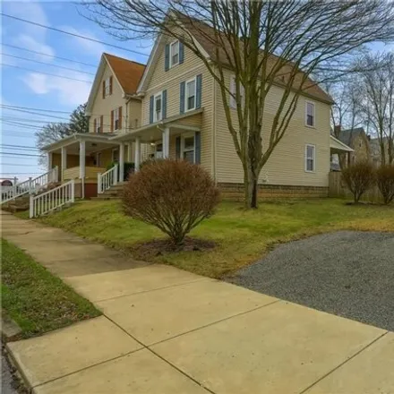 Image 4 - Pittsburgh Circle, Ellwood City, PA, USA - House for sale