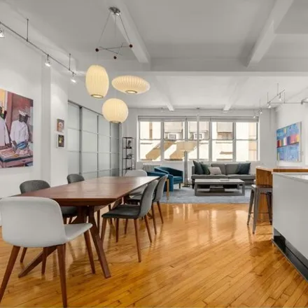 Image 2 - 147 West 22nd Street, New York, NY 10011, USA - Apartment for sale