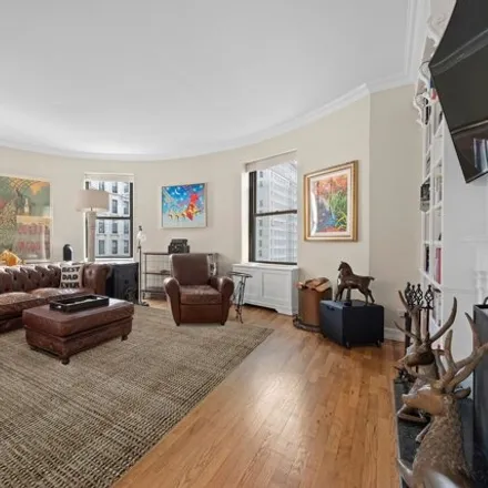 Buy this studio apartment on 425 West End Avenue in New York, NY 10024