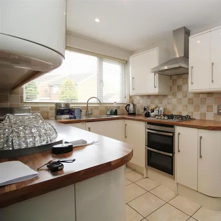 Image 2 - 130 Grattons Drive, Forge Wood, RH10 3JP, United Kingdom - House for rent