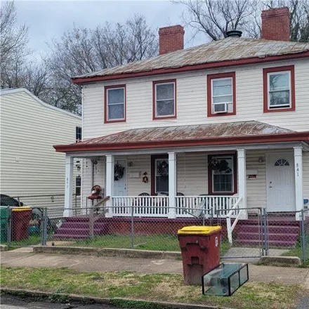 Buy this studio house on 839 Hinton Street in Battersea, Petersburg