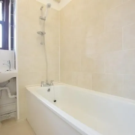 Image 4 - Alverstone House, Magee Street, London, SE11 5BZ, United Kingdom - Apartment for rent