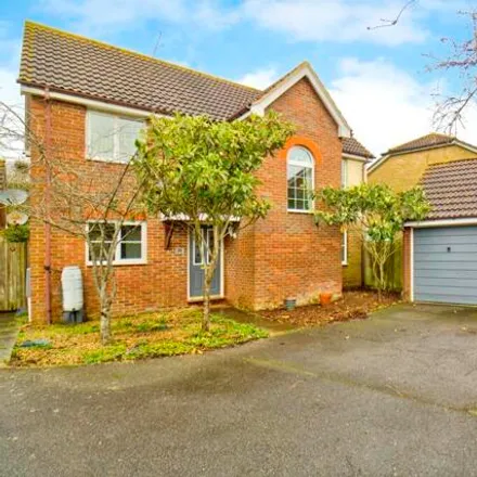 Buy this 4 bed house on Acorn Close in Kingsnorth, TN23 3HR