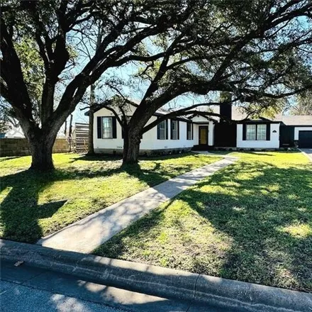 Buy this 3 bed house on 453 West Thompson Avenue in Temple, TX 76501