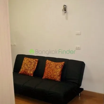 Rent this 2 bed apartment on Bangkok City Hall in Dinso Road, Phra Nakhon District
