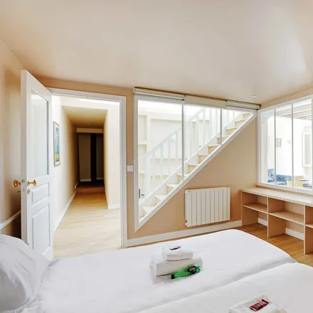 Image 5 - 6 Rue Victor Cousin, 75005 Paris, France - Apartment for rent