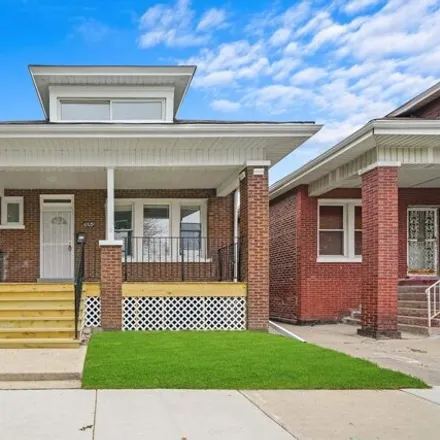 Buy this 4 bed house on 6529 South Artesian Avenue in Chicago, IL 60629