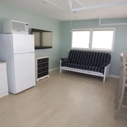 Image 7 - 32 11th Street, Beach Haven, NJ 08008, USA - Apartment for rent