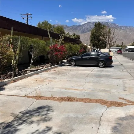 Image 2 - 3761 East Calle de Carlos, Palm Springs, CA 92264, USA - House for sale