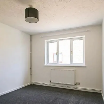 Rent this 2 bed apartment on unnamed road in London, CR4 4NP