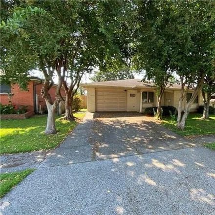 Rent this 3 bed house on 2708 Neyrey Drive in Metairie, LA 70002