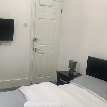 Rent this 3 bed house on London in SE25 6NU, United Kingdom