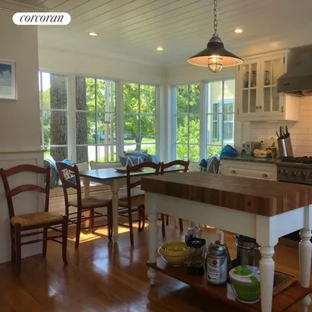 Image 7 - 2 Sylvan Place, Shelter Island Heights, Suffolk County, NY 11965, USA - House for rent