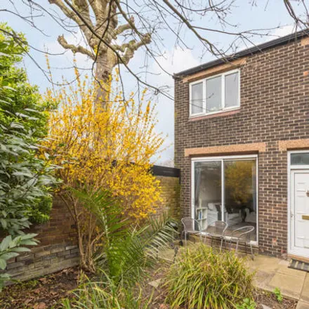 Buy this 3 bed townhouse on 5 Arnhem Way in London, SE22 8TS