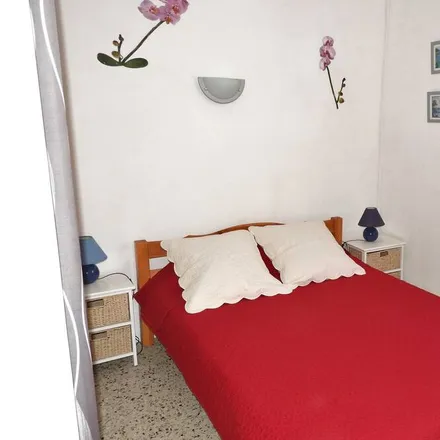 Rent this 1 bed apartment on avenue de provence in 83980 Le Lavandou, France