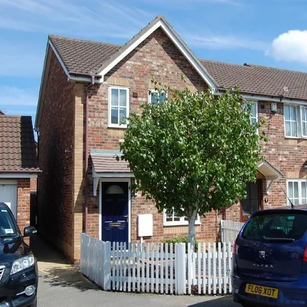 Rent this 3 bed townhouse on Ullswater Close in West Bridgford, NG2 6PG