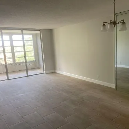 Image 2 - 4899 Northwest 30th Street, Lauderdale Lakes, FL 33313, USA - Condo for rent