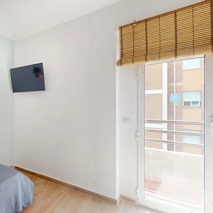 Image 2 - Carrer del Pintor Zariñena, 46001 Valencia, Spain - Room for rent