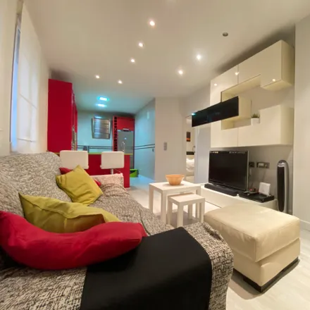 Rent this 4 bed apartment on Calle de Juan Bravo in 65, 28006 Madrid