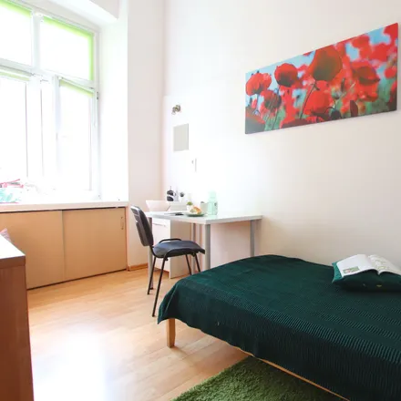 Rent this 6 bed room on Pomorska 91 in 90-228 Łódź, Poland
