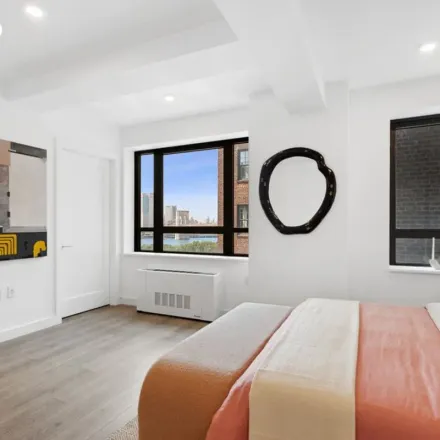 Rent this 3 bed apartment on 124 Columbia Heights in New York, NY 11201