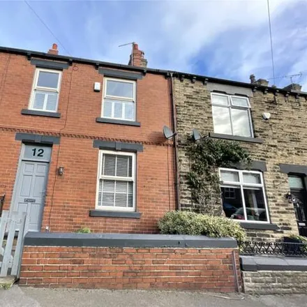 Rent this 3 bed townhouse on Carrington Street in Barnsley, S75 2SR