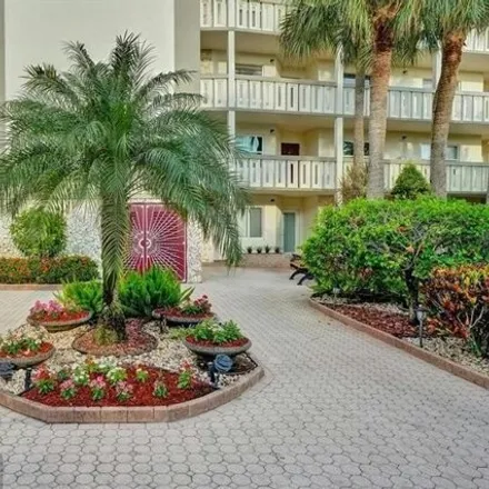 Image 2 - 2335 Lucaya Lane, Coconut Creek, FL 33066, USA - Condo for rent