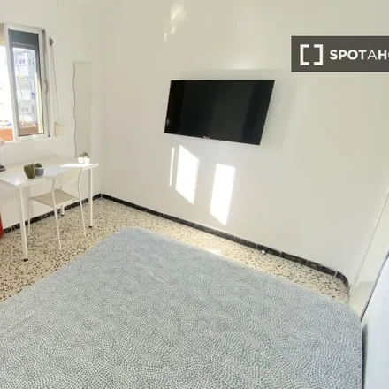 Rent this 4 bed room on Calle Doctor Royo in 41071 Seville, Spain