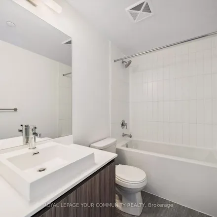 Image 1 - 251 Manitoba Street, Toronto, ON M8Y 4H5, Canada - Apartment for rent