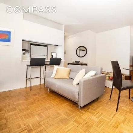 Rent this studio apartment on 250 W 89th St Apt 5a in New York, 10024