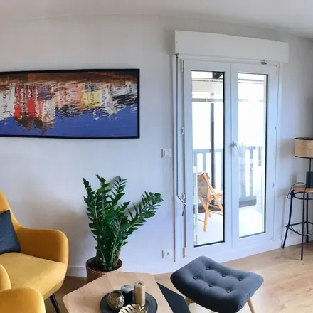 Image 7 - 14990 Bernières-sur-Mer, France - Apartment for rent