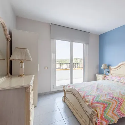 Rent this 4 bed house on 08800 Vilanova i la Geltrú
