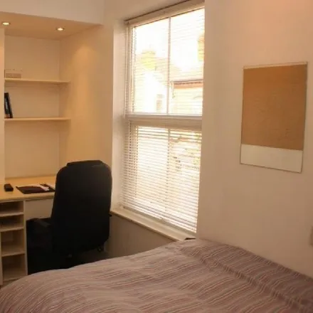 Image 3 - 14 Blossom Avenue, Selly Oak, B29 7AG, United Kingdom - Room for rent