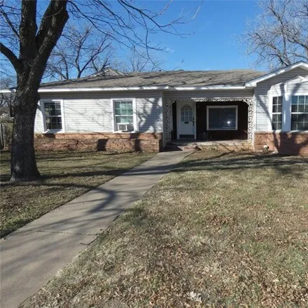 Rent this 3 bed house on 459 Sayles Boulevard in Abilene, TX 79605