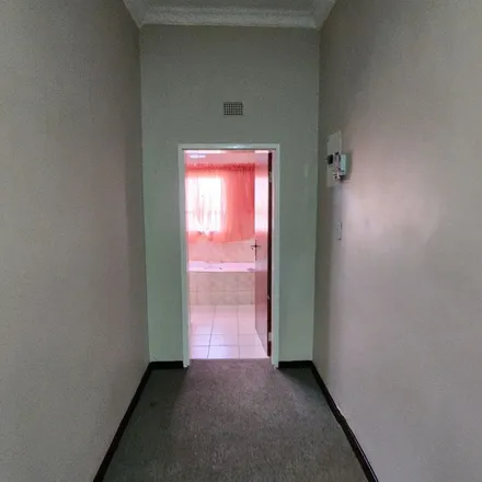 Image 1 - Lewis Street, Lewisham, Krugersdorp, 1739, South Africa - Apartment for rent