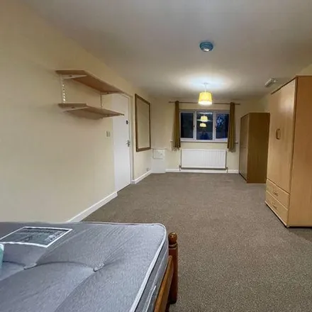 Image 6 - Rothersthorpe, Milton Keynes, MK14 5JL, United Kingdom - Room for rent