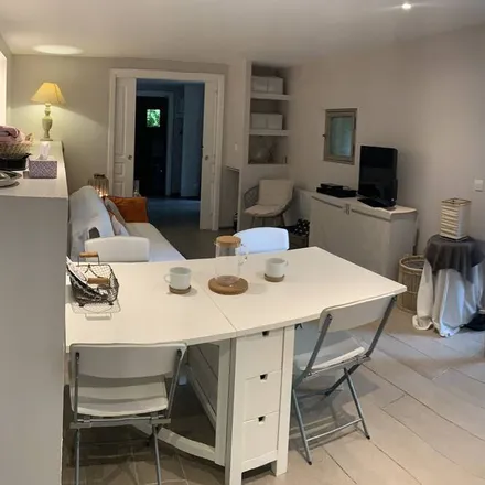 Rent this 2 bed apartment on 83400 Hyères