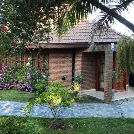 Buy this 3 bed house on Calle 365 A in Partido de Berazategui, 1885 Ranelagh