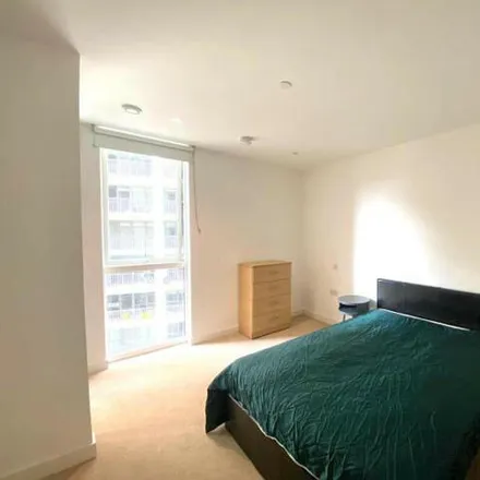 Image 4 - 1 Terry Spinks Place, London, E16 1YH, United Kingdom - Room for rent