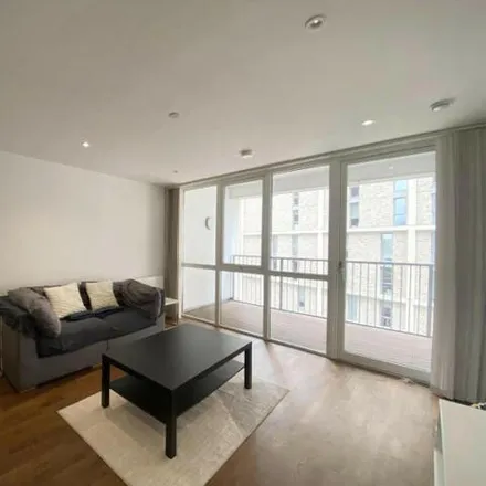 Image 1 - 1 Terry Spinks Place, London, E16 1YH, United Kingdom - Room for rent
