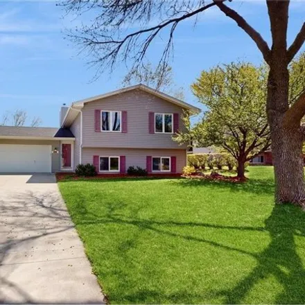 Buy this 2 bed house on Kerber Boulevard in Greenwood Shores, Chanhassen