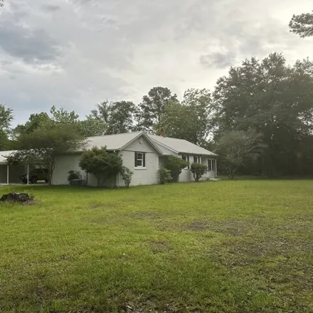 Buy this 4 bed house on East Railroad Avenue in Lumber City, Telfair County