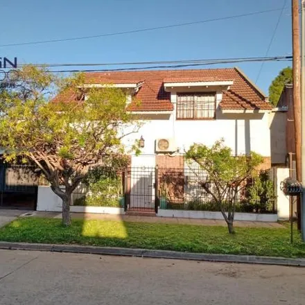 Buy this 5 bed house on Madre Camila Rolón in Partido de San Miguel, Muñiz