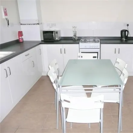 Rent this 6 bed townhouse on 50 Peveril Street in Nottingham, NG7 4AL