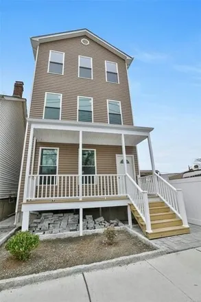 Rent this 3 bed house on 14 Clinton St Unit 2 in Sleepy Hollow, New York