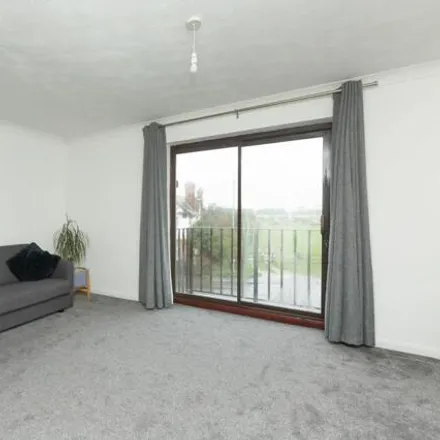 Image 4 - 1 - 12 Greyfriars Court, Percy Avenue, Broadstairs, CT10 3JX, United Kingdom - Apartment for sale