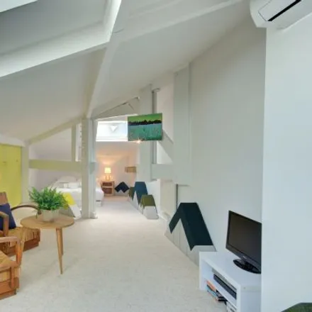 Image 8 - 35 Rue Cornac, 33000 Bordeaux, France - Apartment for rent