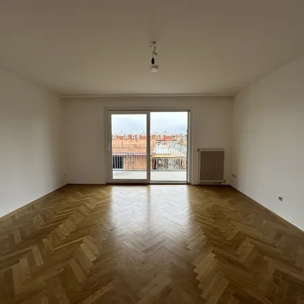 Rent this 3 bed apartment on Hauptplatz 2 in 3390 Gemeinde Melk, Austria