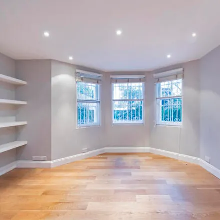 Rent this 1 bed apartment on Rosslyn Hill Dental Practise in 18 Rosslyn Hill, London